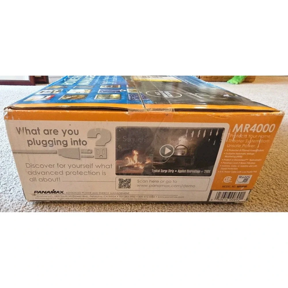 Panamax MR4000 Home Theater Power Management NIB